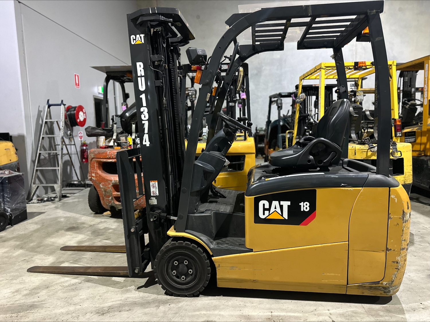 CATERPILLAR ELECTRIC AC POWER 3 WHEEL EPT18
